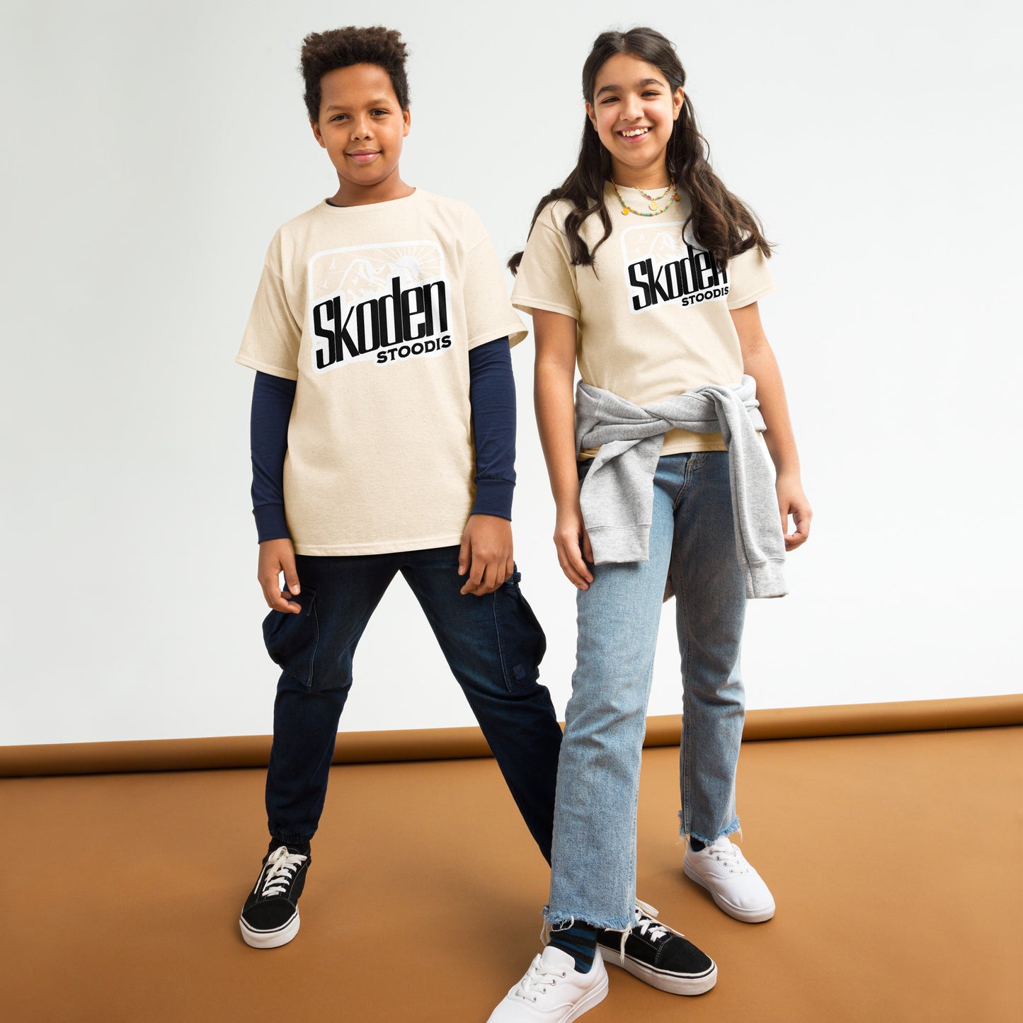 Skoden White print Youth classic tee